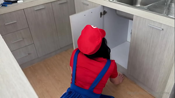 Mario sexy montando un gran consolador hasta un gran orgasmos completo hd