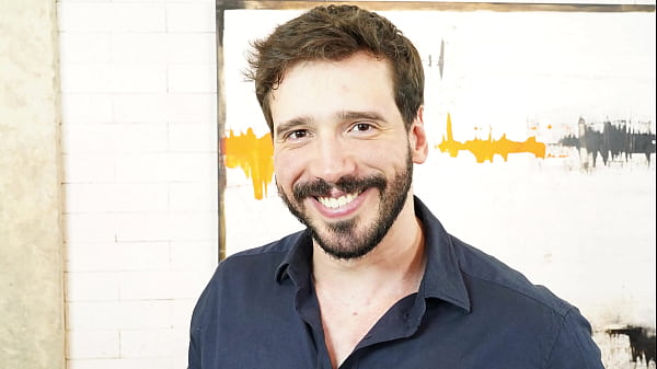 Mulher de 40 anos e viúva busca se redescobrir como mulher. Parte 1