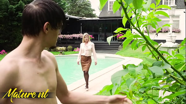 Belgium MILF Gets Horny Watching Her Toyboy Shirtless Gardner And Gets Fucked Anal